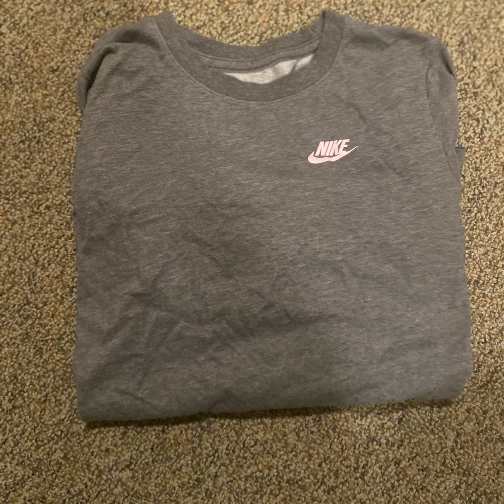 nike long sleeve, used once.